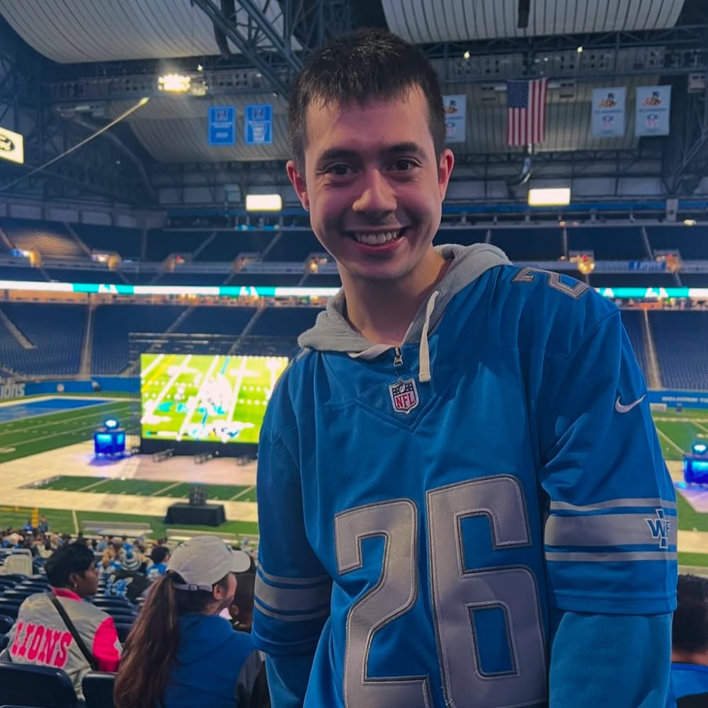 Alex Loves Sports