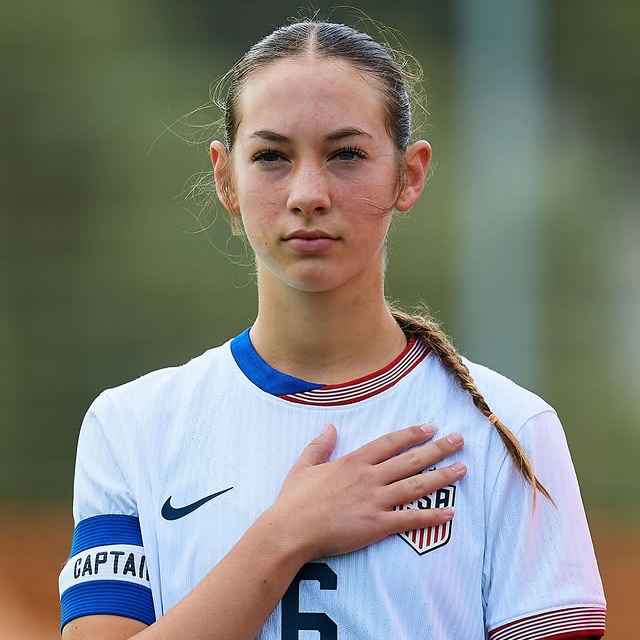 Cassandra Travers